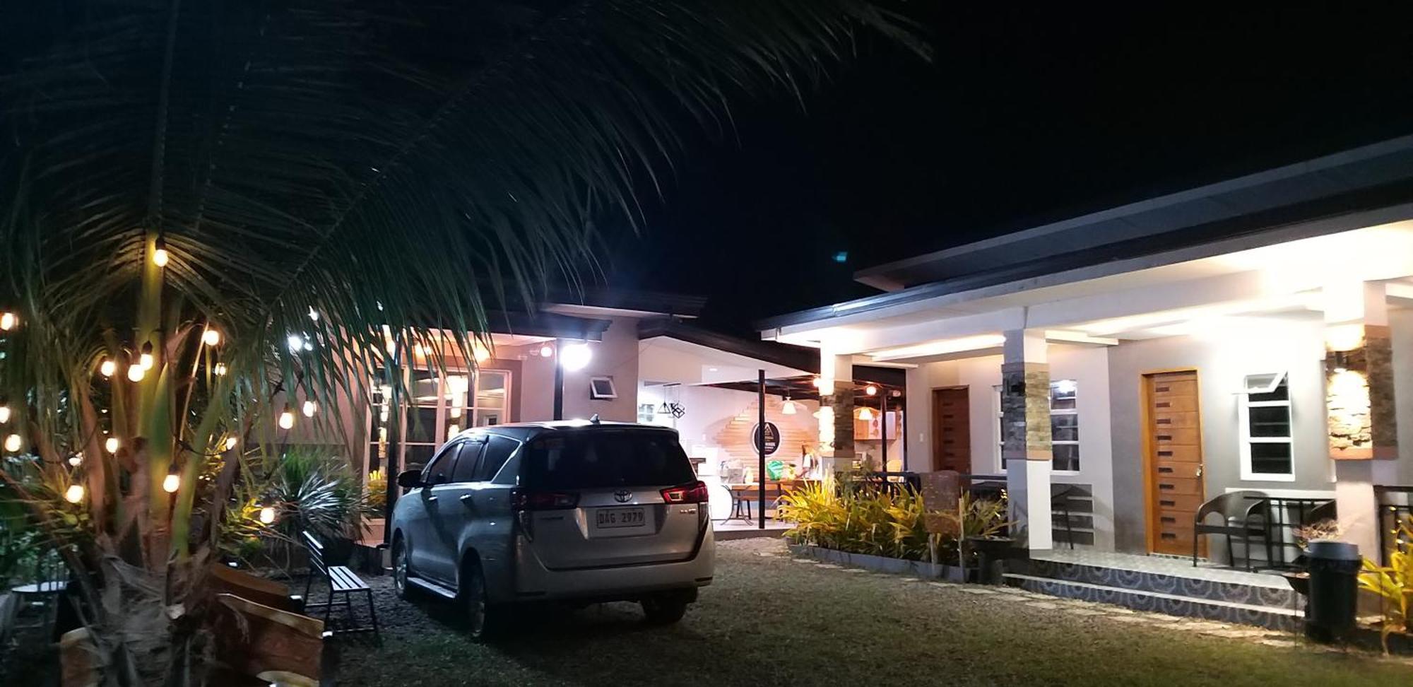 Richville Little Boracay Guest House Calatagan Ngoại thất bức ảnh